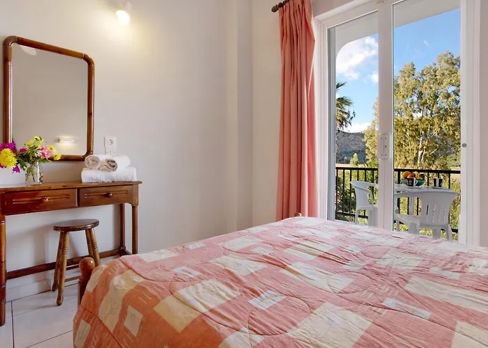 Dolphin 3 Апартаменты *